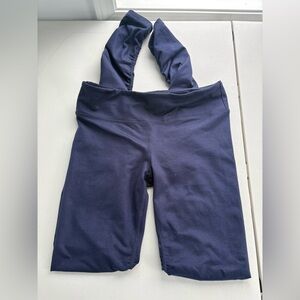 ALO Yoga size medium navy leggings